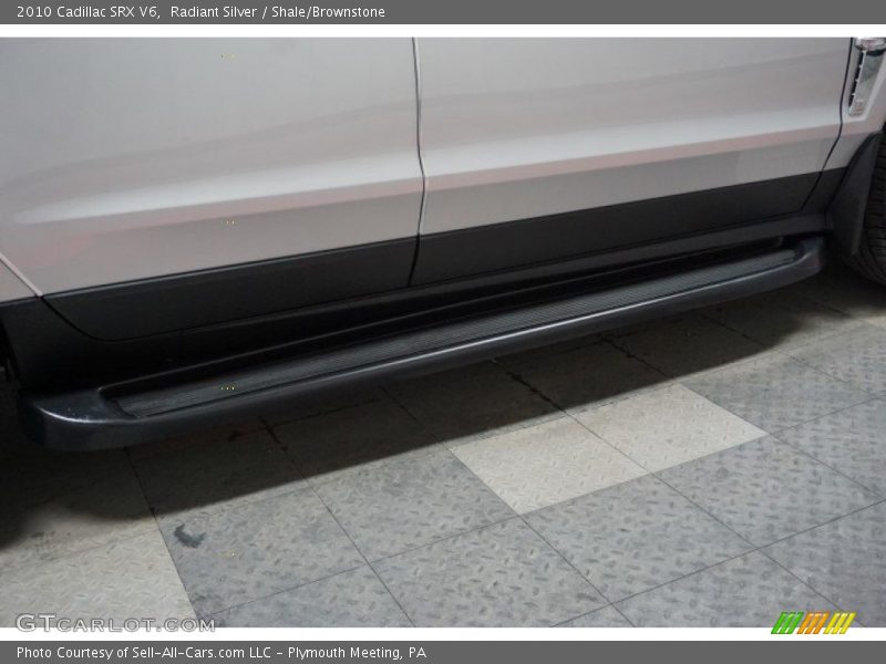 Radiant Silver / Shale/Brownstone 2010 Cadillac SRX V6
