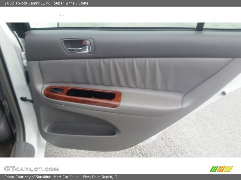 Super White / Stone 2002 Toyota Camry LE V6