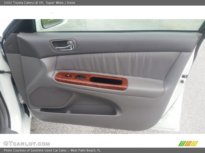 Super White / Stone 2002 Toyota Camry LE V6