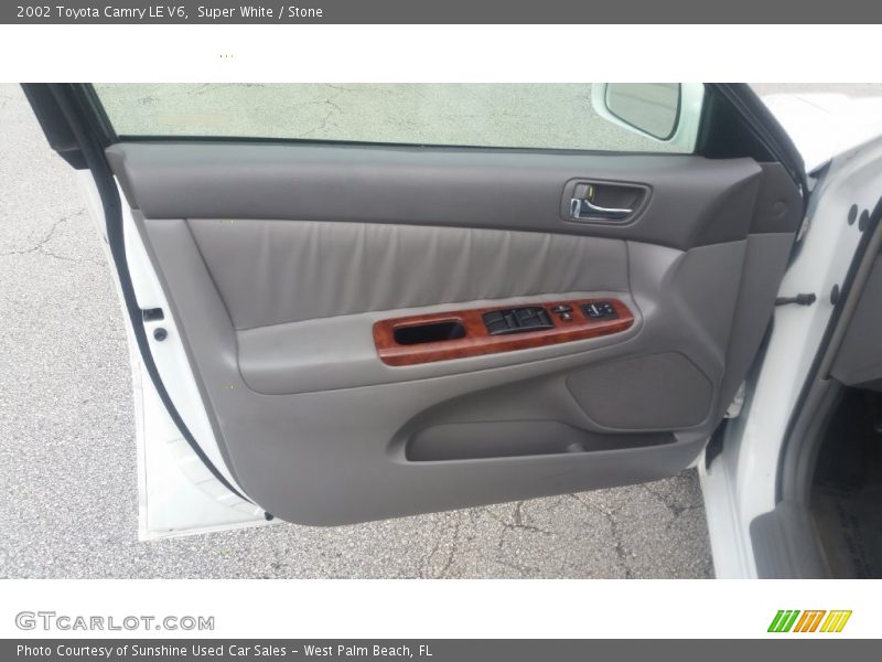 Super White / Stone 2002 Toyota Camry LE V6