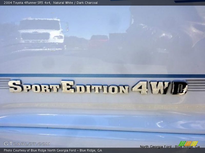 Natural White / Dark Charcoal 2004 Toyota 4Runner SR5 4x4