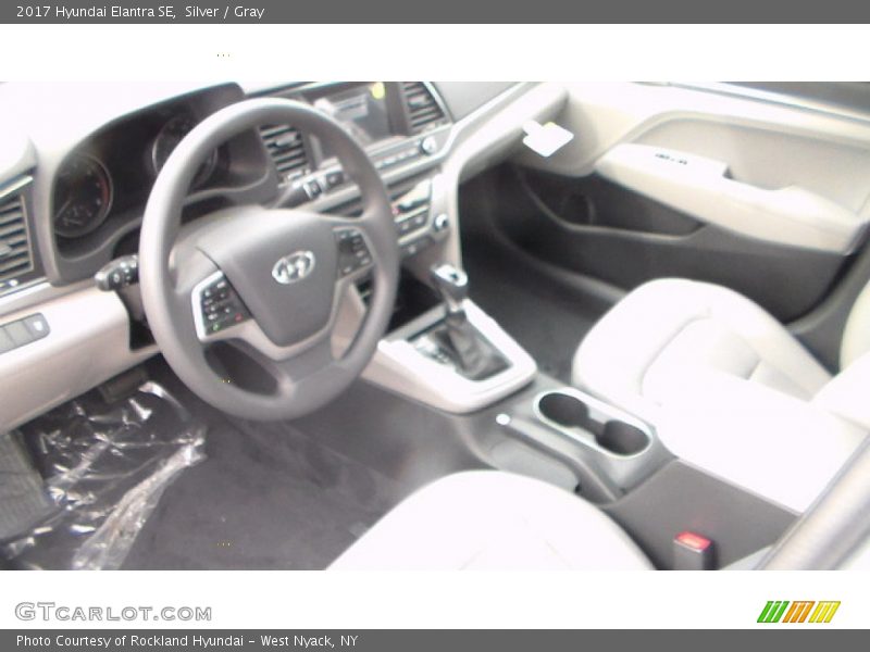 Silver / Gray 2017 Hyundai Elantra SE