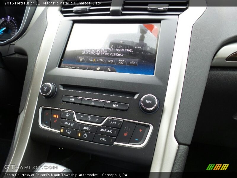 Magnetic Metallic / Charcoal Black 2016 Ford Fusion SE