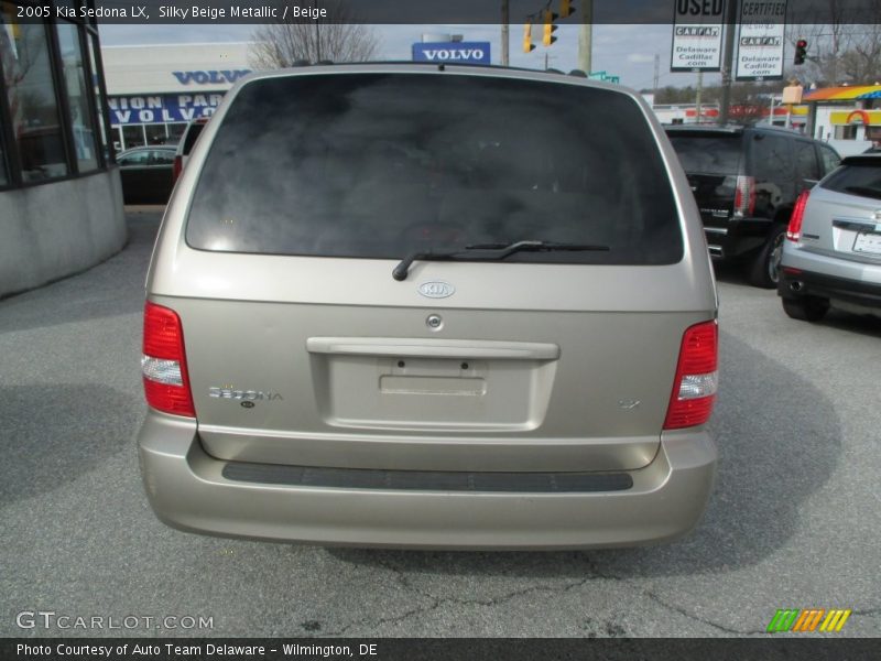 Silky Beige Metallic / Beige 2005 Kia Sedona LX