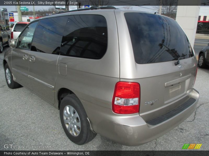 Silky Beige Metallic / Beige 2005 Kia Sedona LX