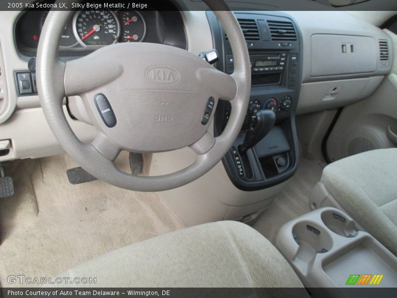 Silky Beige Metallic / Beige 2005 Kia Sedona LX