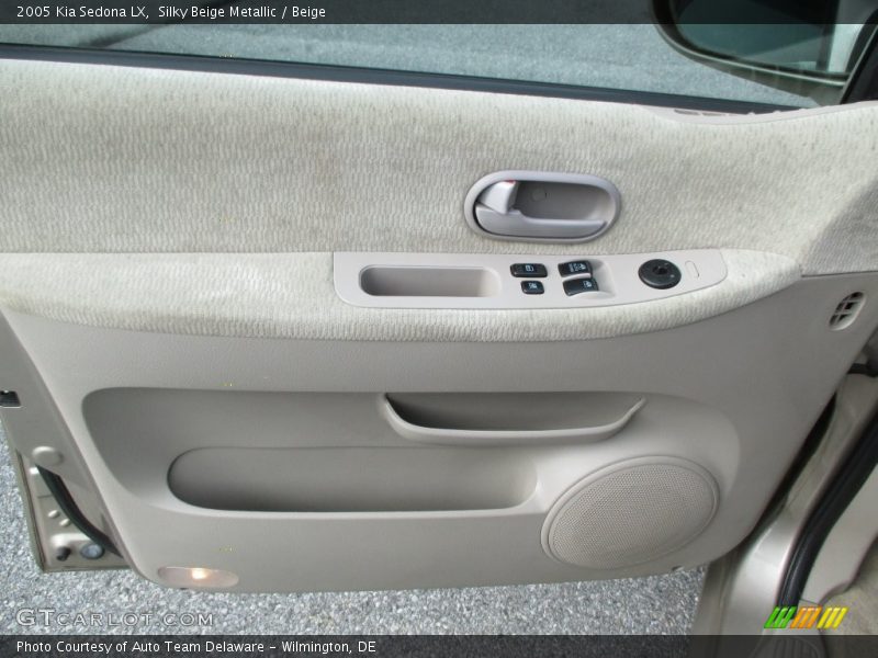Silky Beige Metallic / Beige 2005 Kia Sedona LX