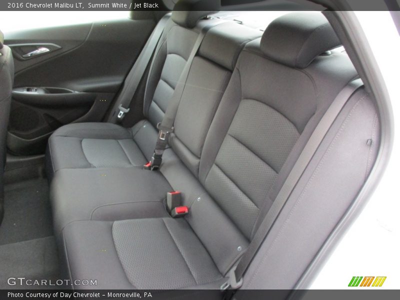 Summit White / Jet Black 2016 Chevrolet Malibu LT