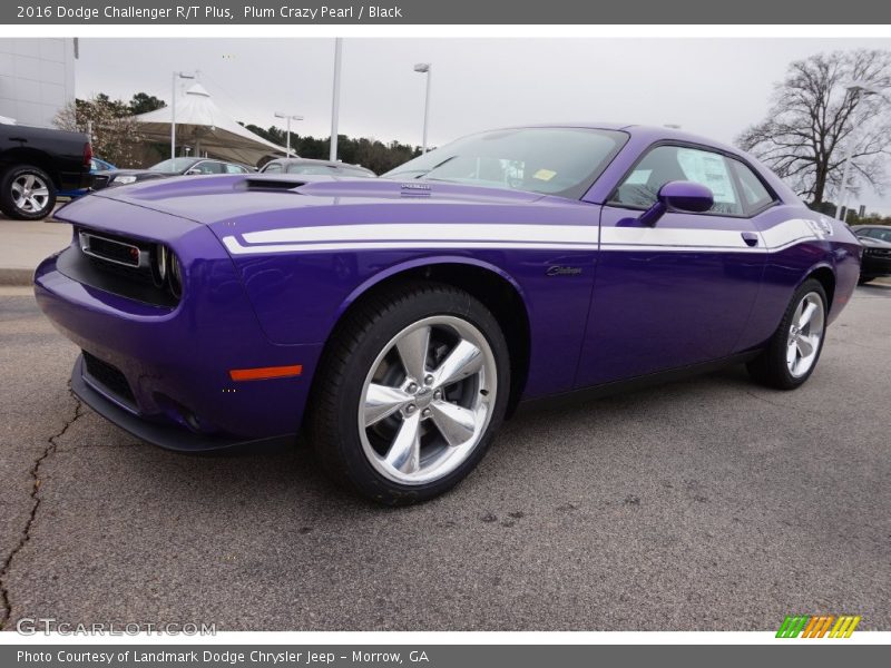 Front 3/4 View of 2016 Challenger R/T Plus