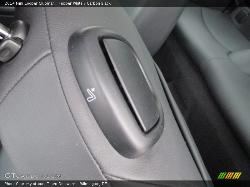 Pepper White / Carbon Black 2014 Mini Cooper Clubman