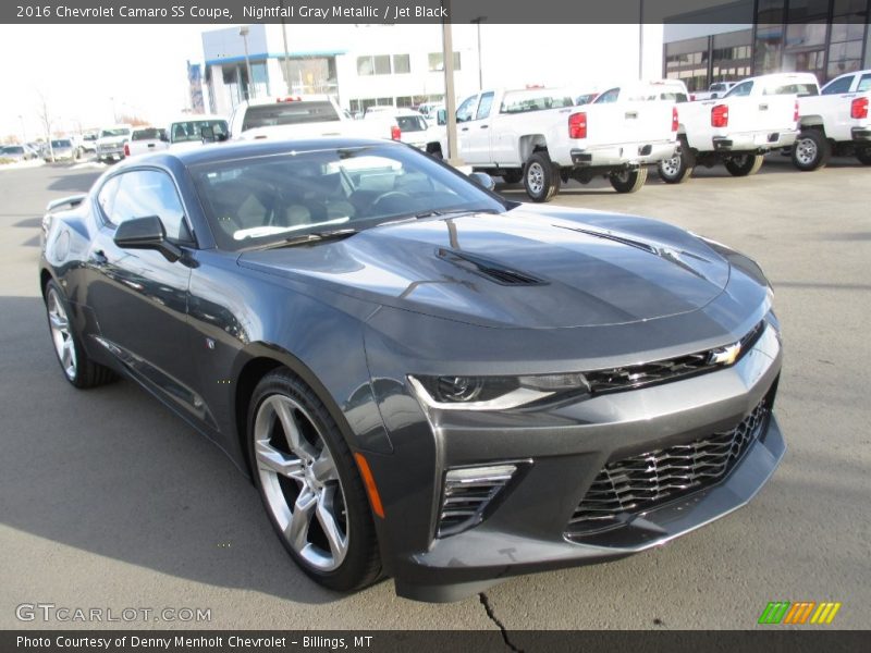Front 3/4 View of 2016 Camaro SS Coupe