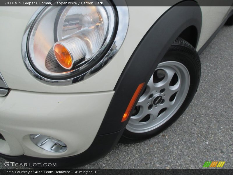 Pepper White / Carbon Black 2014 Mini Cooper Clubman
