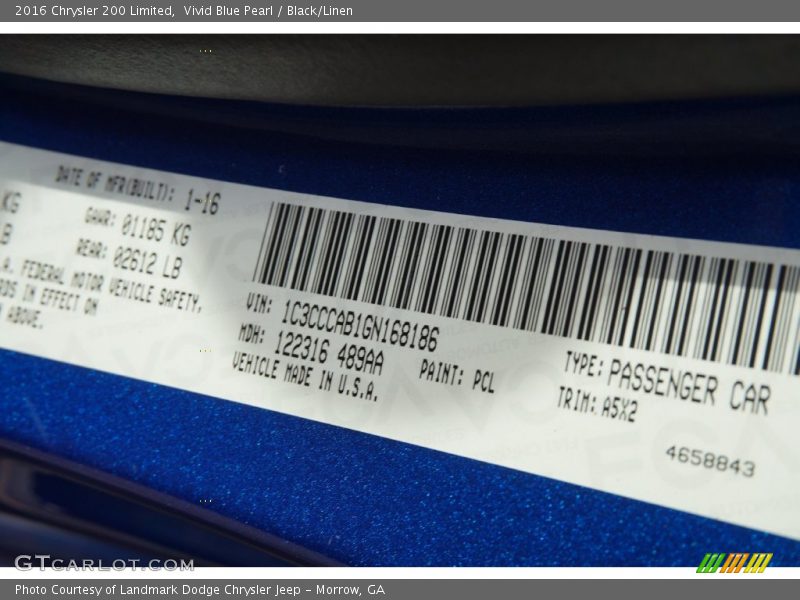 Vivid Blue Pearl / Black/Linen 2016 Chrysler 200 Limited