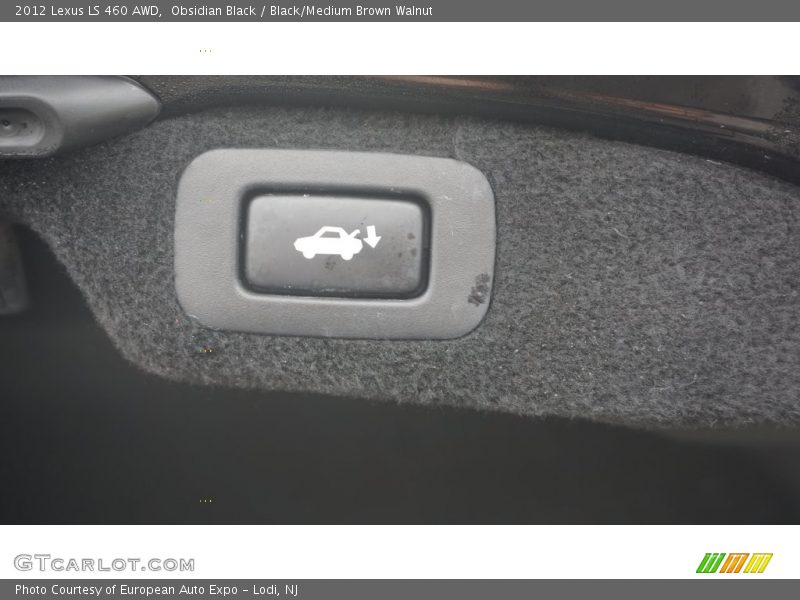 Obsidian Black / Black/Medium Brown Walnut 2012 Lexus LS 460 AWD