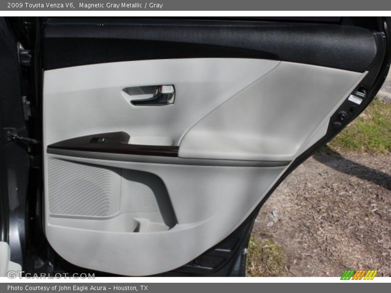 Magnetic Gray Metallic / Gray 2009 Toyota Venza V6