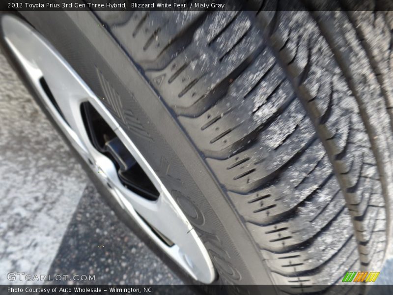Blizzard White Pearl / Misty Gray 2012 Toyota Prius 3rd Gen Three Hybrid