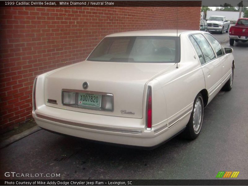 White Diamond / Neutral Shale 1999 Cadillac DeVille Sedan