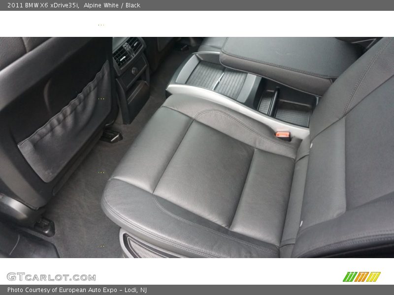 Alpine White / Black 2011 BMW X6 xDrive35i