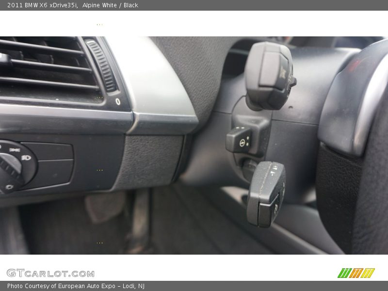 Alpine White / Black 2011 BMW X6 xDrive35i