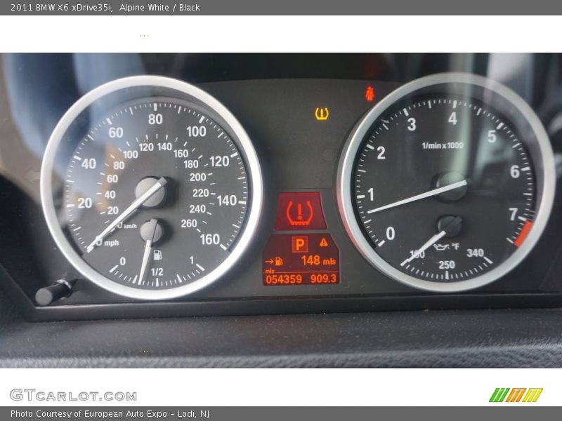Alpine White / Black 2011 BMW X6 xDrive35i