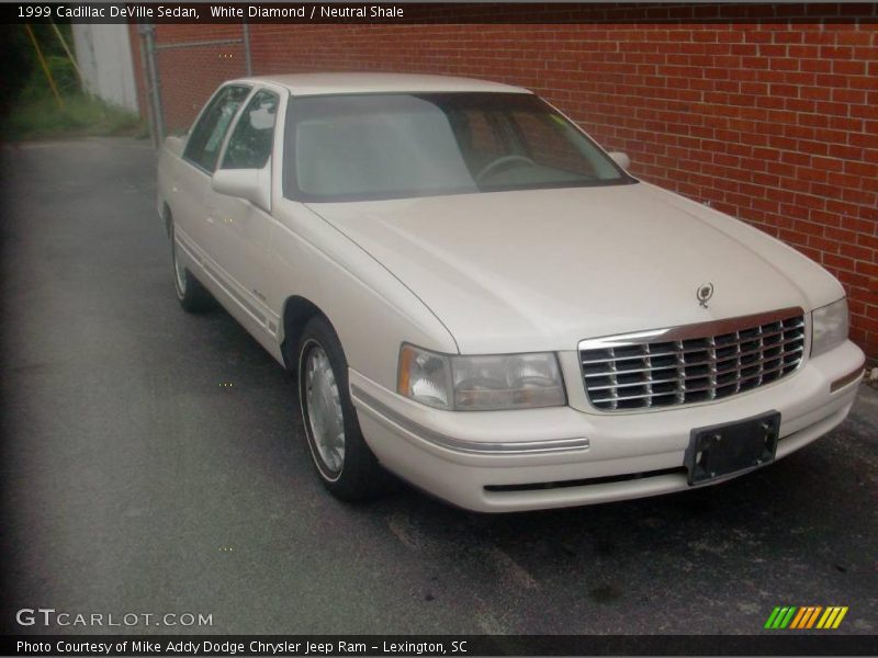 White Diamond / Neutral Shale 1999 Cadillac DeVille Sedan