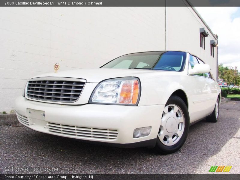 White Diamond / Oatmeal 2000 Cadillac DeVille Sedan
