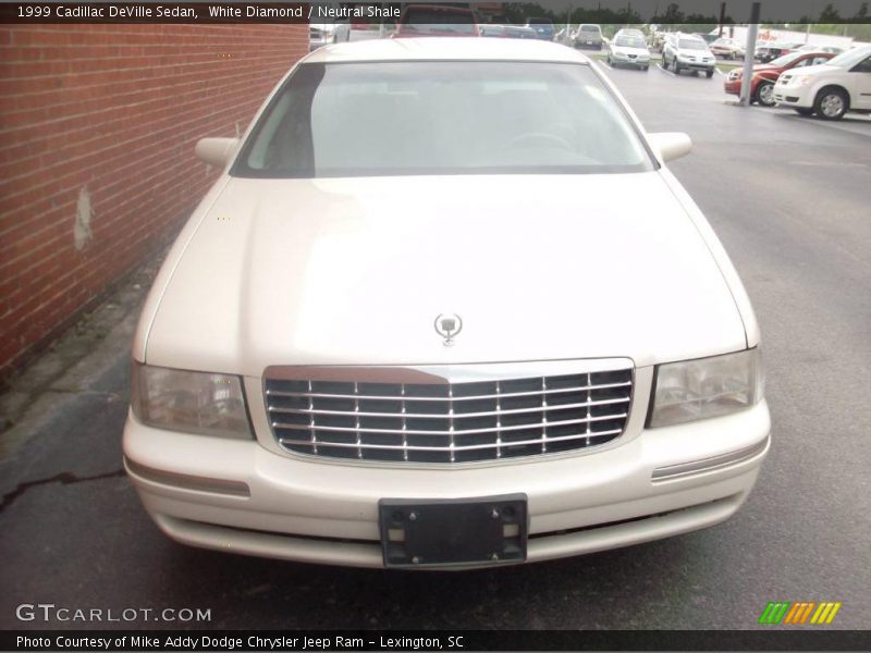 White Diamond / Neutral Shale 1999 Cadillac DeVille Sedan