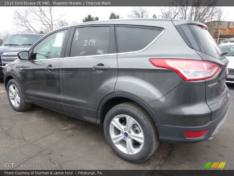 Magnetic Metallic / Charcoal Black 2016 Ford Escape SE 4WD