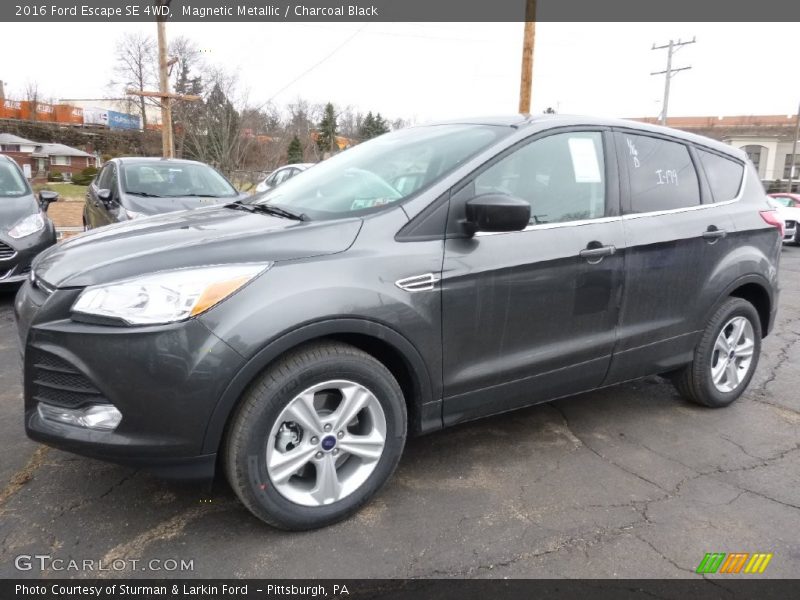 Magnetic Metallic / Charcoal Black 2016 Ford Escape SE 4WD