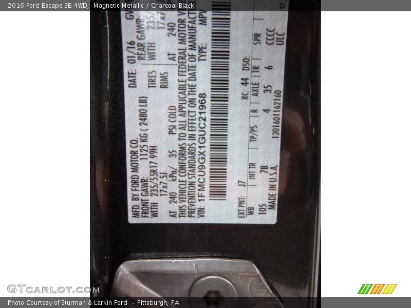 Magnetic Metallic / Charcoal Black 2016 Ford Escape SE 4WD