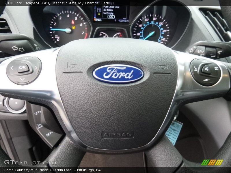 Magnetic Metallic / Charcoal Black 2016 Ford Escape SE 4WD