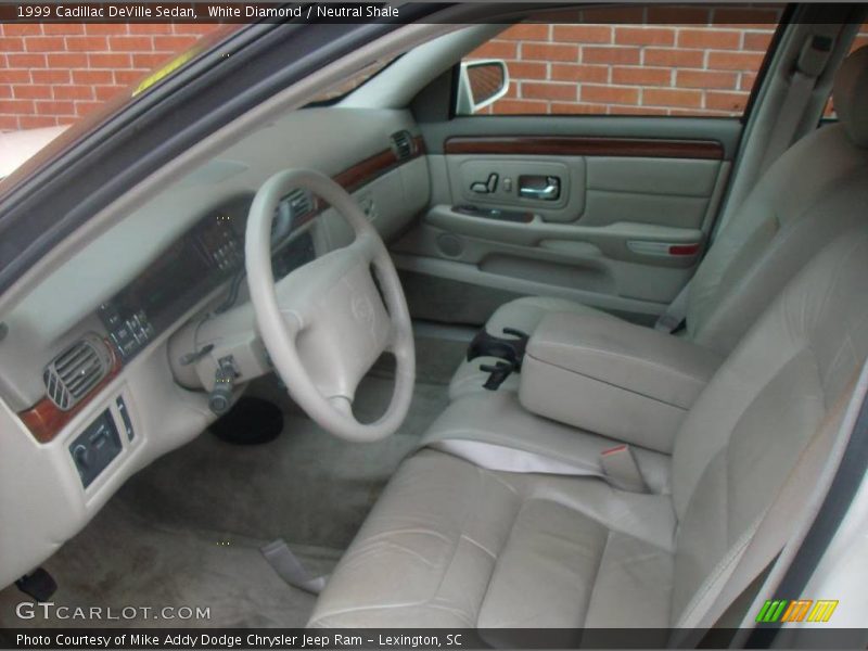 White Diamond / Neutral Shale 1999 Cadillac DeVille Sedan