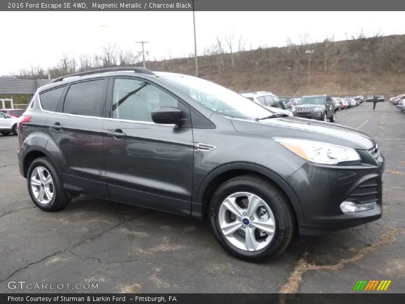 Magnetic Metallic / Charcoal Black 2016 Ford Escape SE 4WD