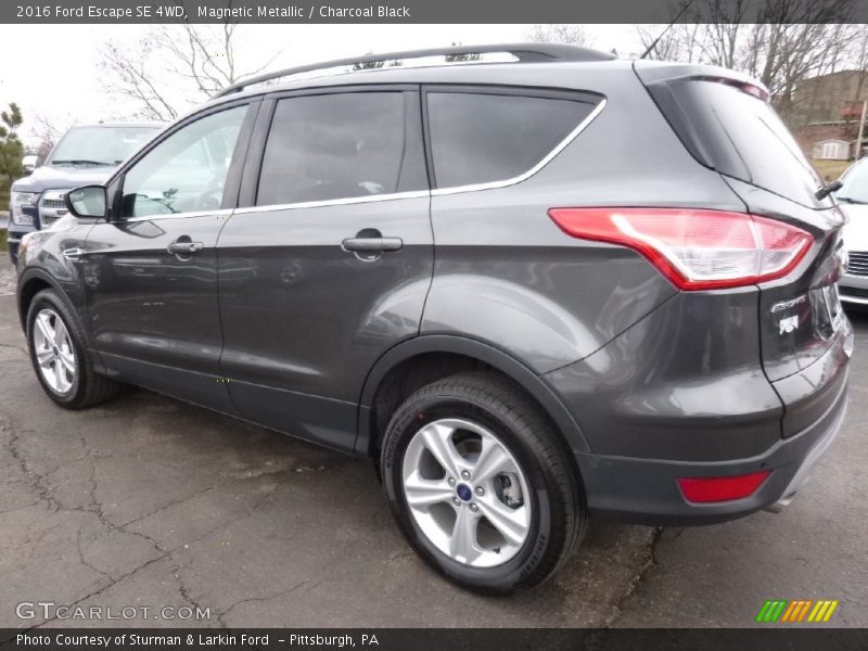 Magnetic Metallic / Charcoal Black 2016 Ford Escape SE 4WD