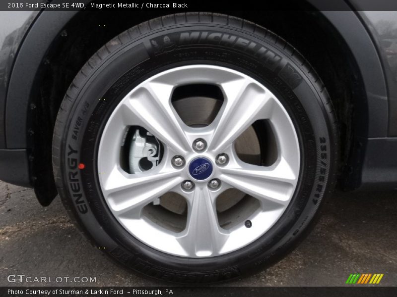 Magnetic Metallic / Charcoal Black 2016 Ford Escape SE 4WD