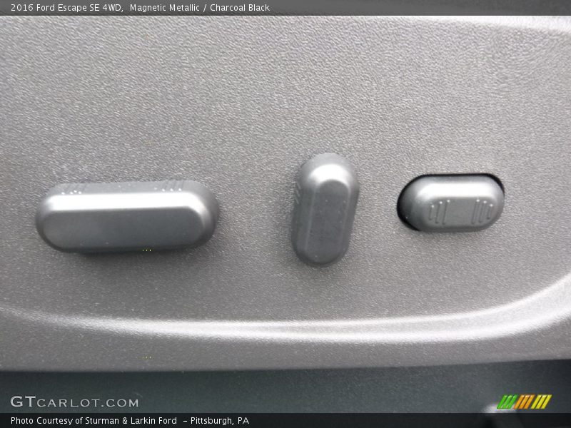 Magnetic Metallic / Charcoal Black 2016 Ford Escape SE 4WD