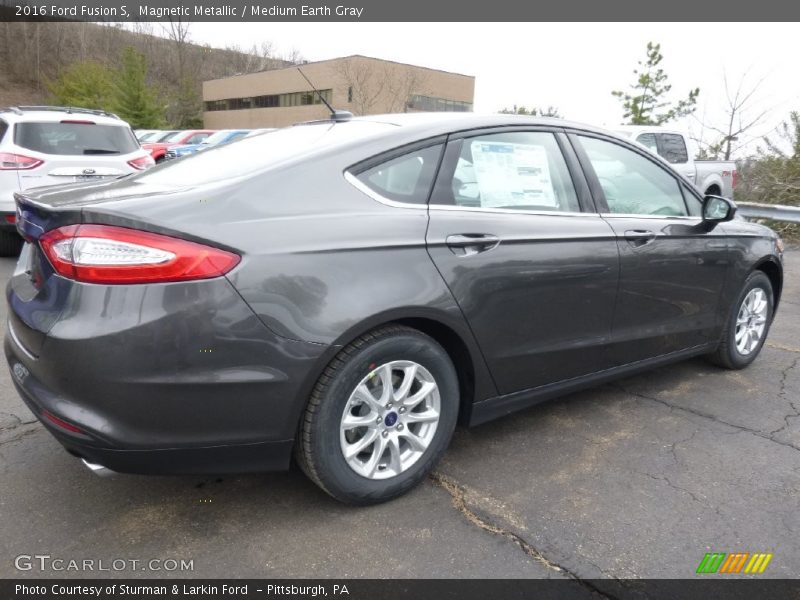 Magnetic Metallic / Medium Earth Gray 2016 Ford Fusion S
