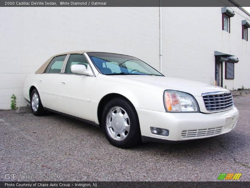 White Diamond / Oatmeal 2000 Cadillac DeVille Sedan