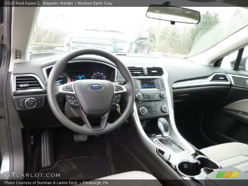 Magnetic Metallic / Medium Earth Gray 2016 Ford Fusion S