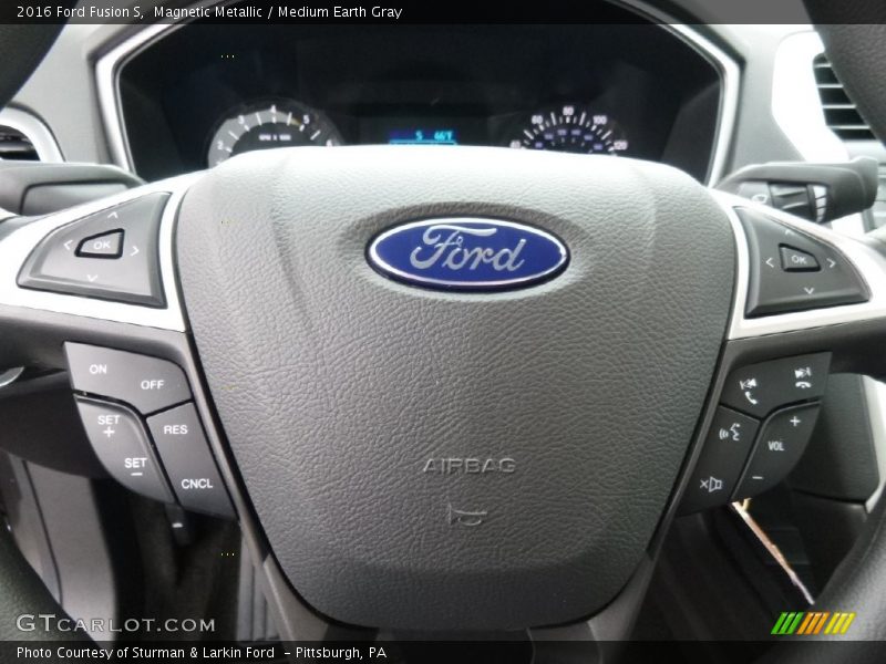 Magnetic Metallic / Medium Earth Gray 2016 Ford Fusion S
