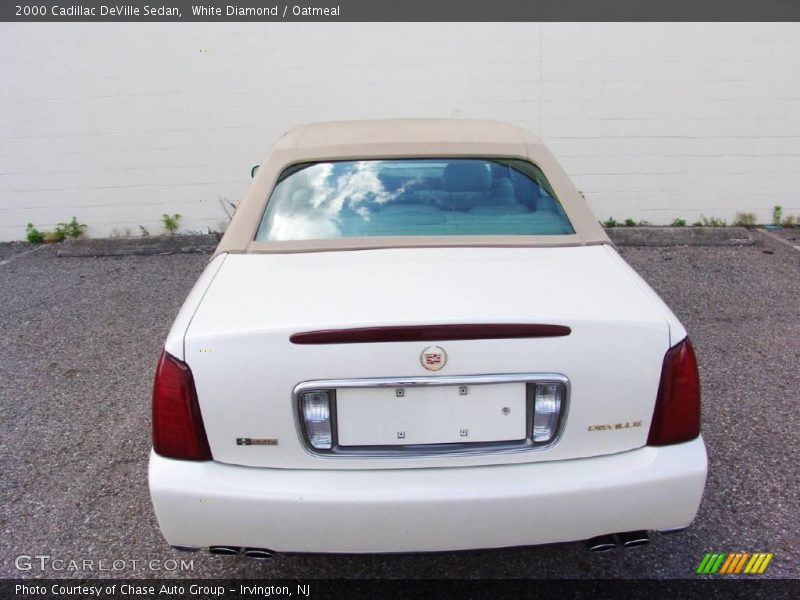 White Diamond / Oatmeal 2000 Cadillac DeVille Sedan