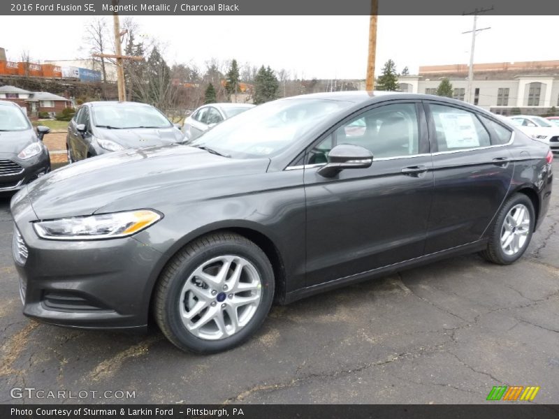 Magnetic Metallic / Charcoal Black 2016 Ford Fusion SE