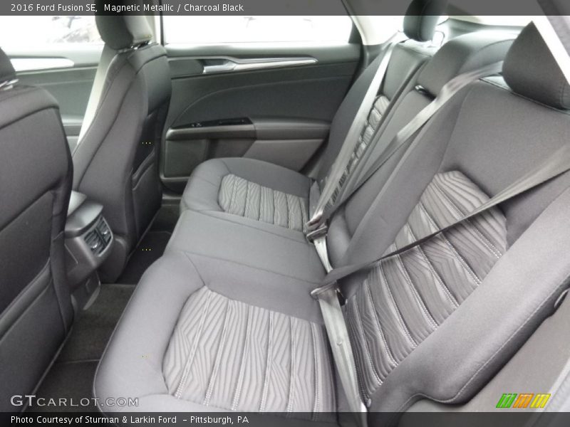 Magnetic Metallic / Charcoal Black 2016 Ford Fusion SE