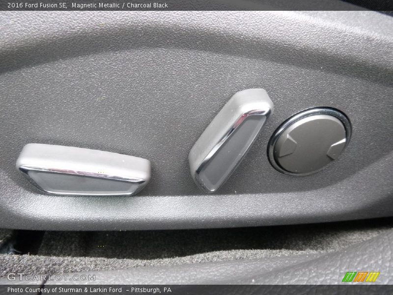 Magnetic Metallic / Charcoal Black 2016 Ford Fusion SE