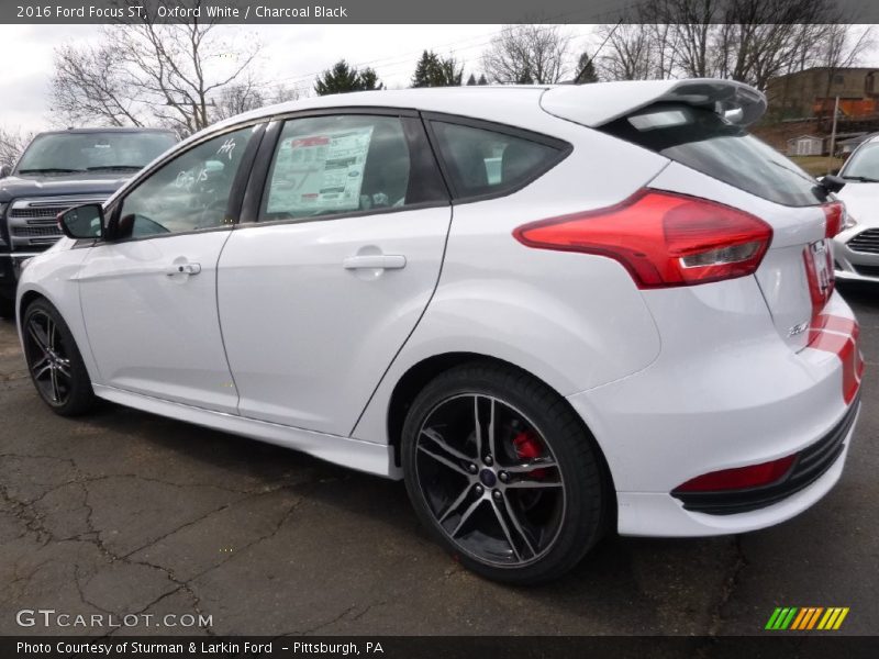 Oxford White / Charcoal Black 2016 Ford Focus ST