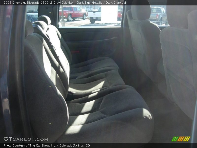 Dark Blue Metallic / Dark Charcoal 2005 Chevrolet Silverado 1500 LS Crew Cab 4x4