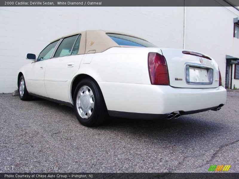 White Diamond / Oatmeal 2000 Cadillac DeVille Sedan