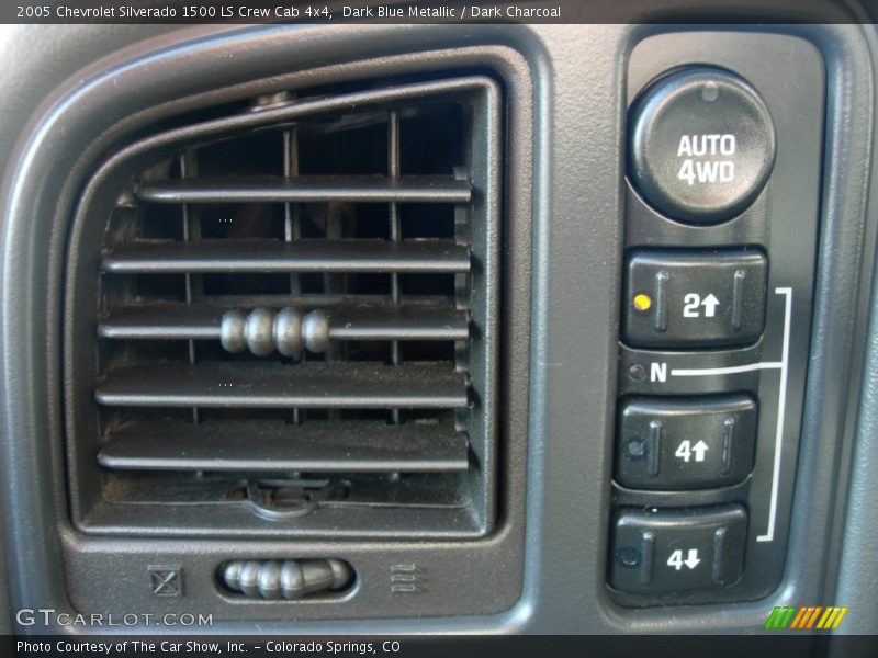 Dark Blue Metallic / Dark Charcoal 2005 Chevrolet Silverado 1500 LS Crew Cab 4x4