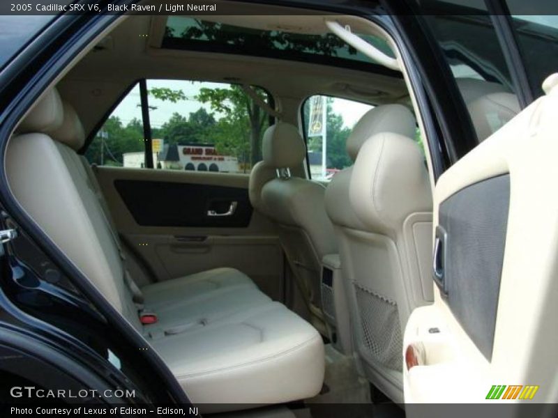 Black Raven / Light Neutral 2005 Cadillac SRX V6