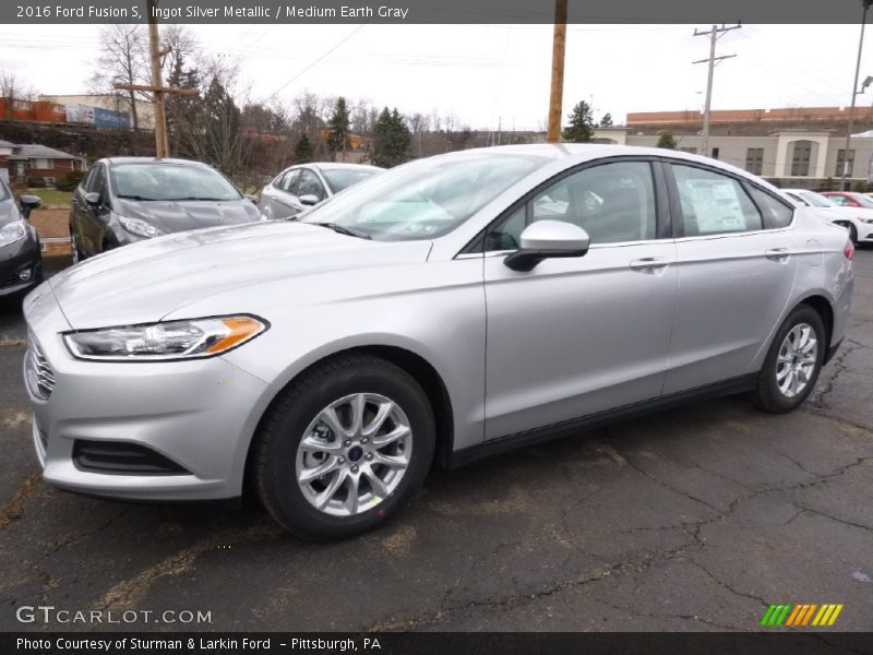 Ingot Silver Metallic / Medium Earth Gray 2016 Ford Fusion S